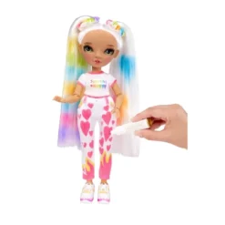 Rainbow High Color & Create DIY Fashion Doll - Green Eyes/Straight Hair 10 Rainbow High Color & Create DIY Fashion Doll - Green Eyes/Straight Hair -Barbie Store GUEST 3935d928 a885 4a76 a06b 006d1feb441c