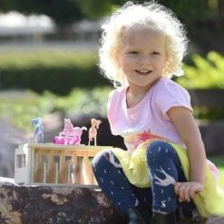 Breyer Unicorn Magic Wooden Carry Stable Playset W/ 6 Unicorns -Barbie Store GUEST 71d0f89e 3661 45cc b66f 5d988d034bcb