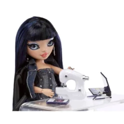 Rainbow High Kim - Denim Blue Fashion Doll -Barbie Store GUEST a083a277 7234 4f0d 9d76 0981dc0a5f6d