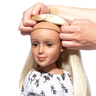 I'M A GIRLY Zoe 18" Fashion Doll With Golden Blonde Interchangeable Wig To Style 7 I'M A GIRLY Zoe 18" Fashion Doll With Golden Blonde Interchangeable Wig To Style - Image 7